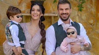 Άκης Πετρετζίκης – Κωνσταντίνα Παπαμιχαήλ | Οι οικογενειακές φωτογραφίες από τη βάφτιση της κόρης τους
