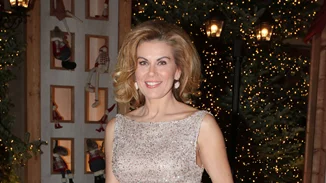 Σαν δυο σταγόνες νερό | Η εκπληκτική ομοιότητα της Ευγενίας Μανωλίδου με την 23χρονη κόρη της, Ολυμπία Θεοδώρα