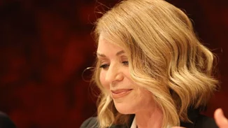 Έλλη Σταη | Chic στη νέα της εμφάνιση - Το μοντέρνο μακιγιάζ της