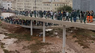 Στους 205 αυξήθηκε ο αριθμός των νεκρών από τις πλημμύρες στην ανατολική Ισπανία, ενώ οι αρχές έστησαν προσωρινό νεκροτομείο στη Βαλένθια