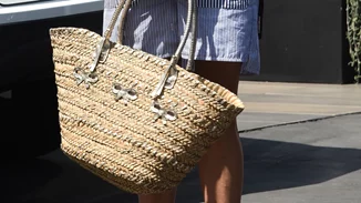 Οι buy now, never regret ψάθινες τσάντες που θα κρατήσεις φέτος το καλοκαίρι