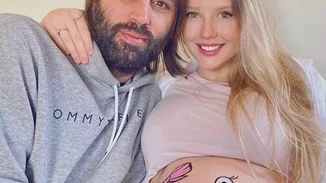 Κωνσταντίνος Κομμάτα - Γιώργος Σαμαράς | Σπάνια πλάνα από το σπίτι που μένουν με τη νεογέννητη κόρη τους (pics,vid)