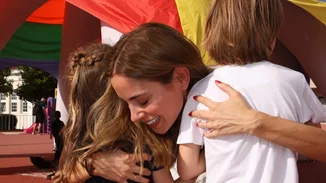 Ένας μικρός ζωγράφος | Η Δούκισσα Νομικού φωτογραφίζει τον 7χρονο Σάββα της