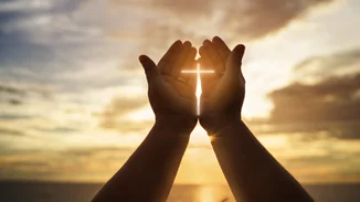 Θεοφάνεια | Με μέτρα προστασίας ο σημερινός εορτασμός - Βουτιά για τον Τίμιο Σταυρό ακόμη και με rapid test