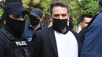 Γλυκά Νερά - Νέες αποκαλύψεις | Το σενάριο τρίτου προσώπου και τα περίεργα μηνύματα του πιλότου με τη Νικολούλη