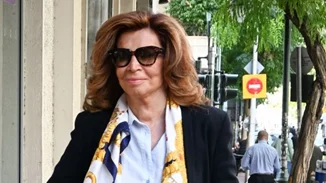 Μιμή Ντενίση | Στα γενέθλια της στενής συνεργάτιδας της- Είναι το δεξί της χέρι