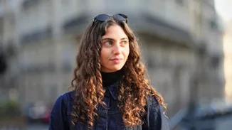 Πριν τον Ύπνο | Η κίνηση-ματ που θα σου χαρίσει ξεκούραστο βλέμμα το επόμενο πρωί