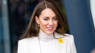 Η κίνηση που προκάλεσε θεωρίες συνωμοσίας για την Kate Middleton - Δεν είναι το ρετούς στη φωτογραφία