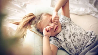 4 σημάδια που δείχνουν ότι το παιδί σου χρειάζεται περισσότερο ύπνο