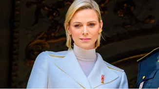 Πριγκίπισσα Charlene | Μοιράστηκε το νέο χριστουγεννιάτικο πορτρέτο της βασιλικής οικογένειας του Μονακό