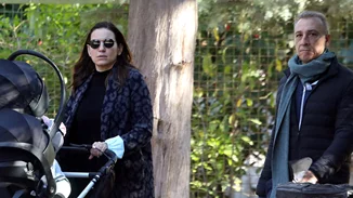 Όλγα Κεφαλογιάννη | Χωρίς ίχνος μακιγιάζ και athleisure look, βόλτα με τον Μίνω Μάτσα και τα μωρά τους