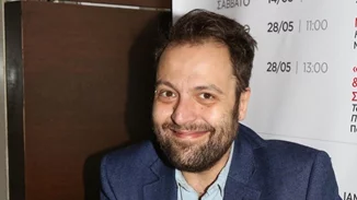 "Να τρως, χάλια έγινες. Με αγάπη"