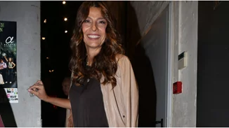 Το σπίτι της Πόπης Τσαπανίδου | Η μοντέρνα κουζίνα και οι εντυπωσιακοί πίνακες ζωγραφικής