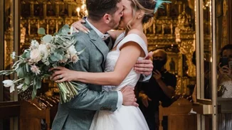 Παντρεύτηκε γνωστή Ελληνίδα ηθοποιός (pic)