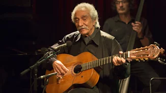 Ο Κώστας Χατζής σε μία σπάνια εμφάνιση στο Ηρώδειο με την πανέμορφη  κόρη του, Δανιέλα Χατζή