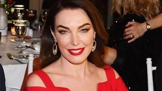 Τατιάνα Στεφανίδου | Κομψή με Victoria Beckham μαύρο φόρεμα