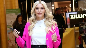 Celebrity News | Η ανθοδέσμη της Καινούργιου, ο γάμος της Βανδή και η σχέση της Παραδεισανού με τη Νικολέττα Ράλλη