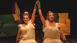 "Ποιος ανακάλυψε την Αμερική" | Αγοράζοντας ένα εισιτήριο για την παράσταση έχετε ένα ακόμη δωρεάν