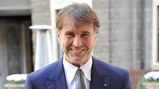 Ο Brunello Cucinelli χρηματοδοτεί τη δημιουργία νέου κέντρου εμβολιασμού