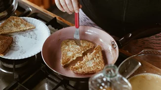 Πώς να μετατρέψεις κάθε ανοξείδωτο τηγάνι σε αντικολλητικό