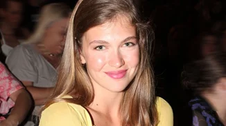 Κλέλια Ανδριολάτου | Αγουροξυπνημένη στο minimal υπνοδωμάτιο της