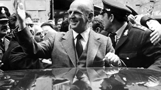 50 χρόνια πριν | Όταν ο Κωνσταντίνος Καραμανλής έγινε εξώφυλλο στο περιοδικό TIME