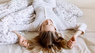 Κάθε μέρα και άλλη διάθεση; Μάθε πώς σε επηρεάζει ο έμμηνος κύκλος σου ψυχολογικά