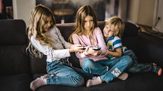 Ζήλεια ανάμεσα στα αδέλφια | Πώς μπορούν οι γονείς να διαχειριστούν τις εντάσεις;