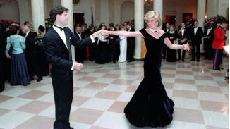 Όταν η Νταϊάνα έκανε έκπληξη στον Κάρολο χορεύοντας μπροστά στο άφωνο κοινό της Royal Opera House