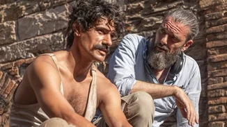 "Τσαφούλια μπράβο σου" | Οι "17 Κλωστές" έκαναν πρεμιέρα και το κοινό ενθουσιάστηκε με τη σκηνοθεσία και τις ερμηνείες