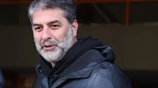 16 χρόνια πριν | Βασίλης Μπισμπίκης και Ναταλία Δραγούμη αγνώριστοι στην Επίδαυρο