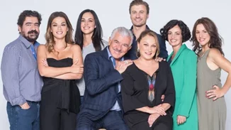 Η Βάσω Λασκαράκη στα γυρίσματα για το Σόι Σου: "Ανάθεμα κι αν σταυρώσαμε ατάκα από τα γέλια"