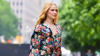 Το φόρεμα της Zara που αποδεικνύει πως το φλοράλ φοριέται και τον χειμώνα