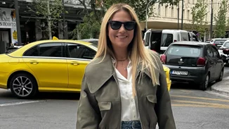 Η Νάνσυ Ζαμπέτογλου με τη μπλούζα από τη Zara που κοστίζει λιγότερο από 20 ευρώ και θα ταιριάζει με τα πάντα