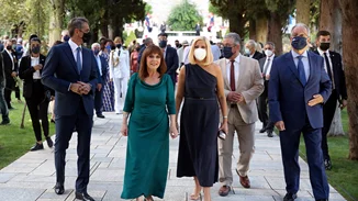 Δεξίωση στο Προεδρικό Μέγαρο | Η εμφάνιση που ξεχωρίσαμε ως top και να γιατί