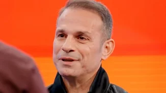 Ντέμης Νικολαΐδης | Η πρώτη τηλεοπτική εμφάνιση μετά τον θάνατο της συντρόφου του, Αλεξάνδρας Νικολαΐδου