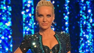 Μαρία Μπεκατώρου | Η υπέρλαμπρη εμφάνισή της στο YFSF με ολόσωμη φόρμα της Βάσιας Τζοτζοπούλου από κρύσταλλα Swarovski