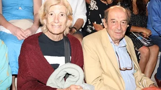 Μανούσος Μανουσάκης | Η αποκάλυψη της συζύγου του: "Ήταν οξεία λευχαιμία, ραγδαία!"