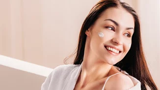 Η beauty κίνηση που θα λατρέψει η επιδερμίδα σου πριν φύγεις διακοπές