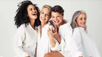 Μεγαλώνουμε με υγεία | Τι αλλάζει στο σώμα μας μετά τα 50;