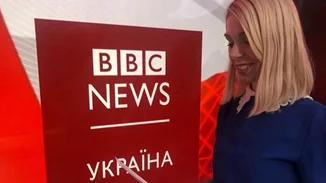 Η συγκλονιστική στιγμή που δημοσιογράφος βλέπει on air το βομβαρδισμένο σπίτι της