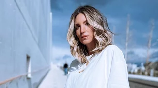 Mini φούστες | Πώς θα υιοθετήσεις την top τάση της άνοιξης σύμφωνα με την Αθηνά Οικονομάκου