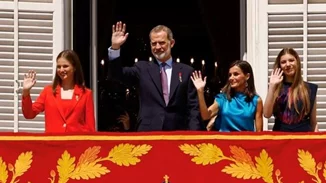 Γιορτή στο παλάτι της Ισπανίας | Η υποτονική Λετίσια και η Πρώτη Κυρία που την επισκίασε