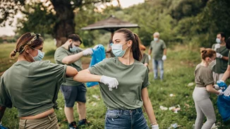Κορονοϊός | Ανησυχία από την αύξηση των νοσηλειών - Στα νοσοκομεία 18αρηδες και 20αρηδες