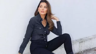 Σταματίνα Τσιμτσιλή | Οι 4 τρόποι που έχει επιλέξει να εντάξει στα φθινοπωρινά looks της μία leather φούστα