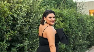 Δανάη Μπάρκα | Με μίνι μαύρο φόρεμα σε γάμο - Η εντυπωσιακή αλλαγή στην εικόνα της