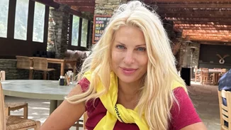 Ελένη Μενεγάκη | Αγκαλιά με τον Μάκη Παντζόπουλο και την κόρη τους, Μαρίνα στο πιο cute στιγμιότυπο