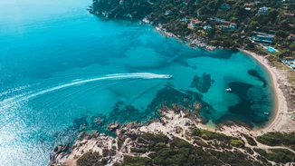 Γαλάζιες σημαίες | 2η παγκοσμίως σε παραλίες η Ελλάδα