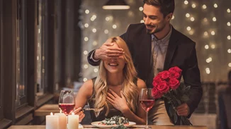 H απόλυτη Valentine's βραδιά με θέα την Ακρόπολη και την κοσμοπολίτικη αύρα του κέντρου της Αθήνας