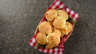 Τυροπιτάκια σε 5 λεπτά- Πλάθονται στο χέρι και διατηρούνται στην κατάψυξη